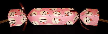 birthday cracker with cupcakes